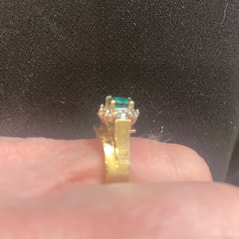 Vintage 10k yellow gold emerald and diamond ring excluded from bundling - Picture 8 of 10
